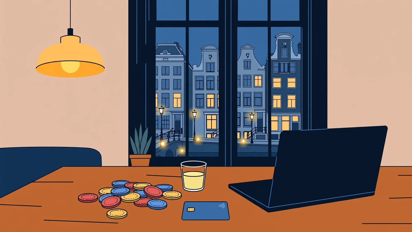 Avond in een Amsterdams appartement met casinofiches, jenever en gesloten laptop aan tafel.